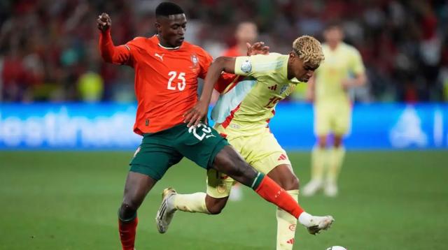 1749434715491021680.png nuno mendes 3.png