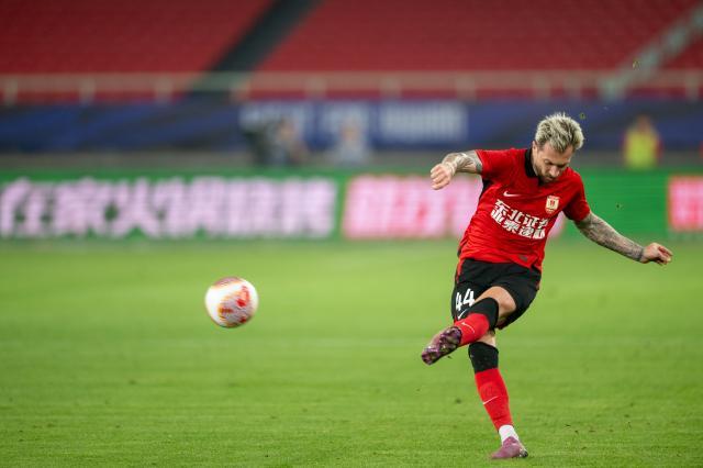 开云-【中超】徐浩峰手球被吹 亚泰0比0河南两连平