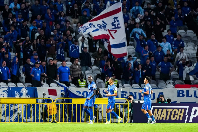 开云APP下载-记者：今天下午3点申花将展开迪拜冬训首场热身赛，3名新援将亮相