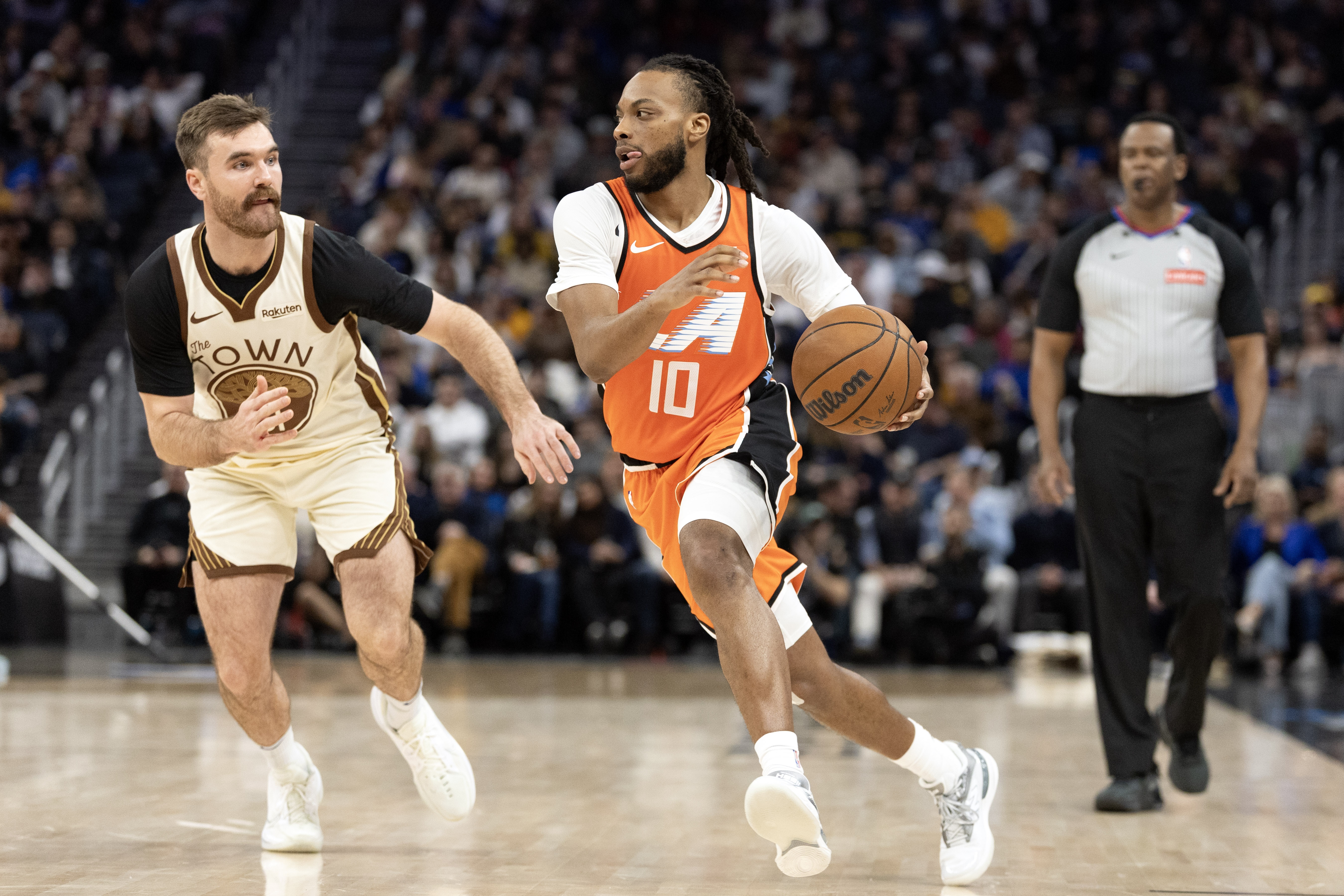 开云体育直播-小卡：加兰首秀打得很棒 有侵略性&amp;能投中空位/防中锋时也很积极