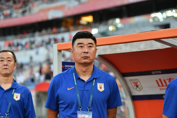 开云-记者谈泰山0-4玉昆：表面是轻敌，深层次因素是技战术的问题