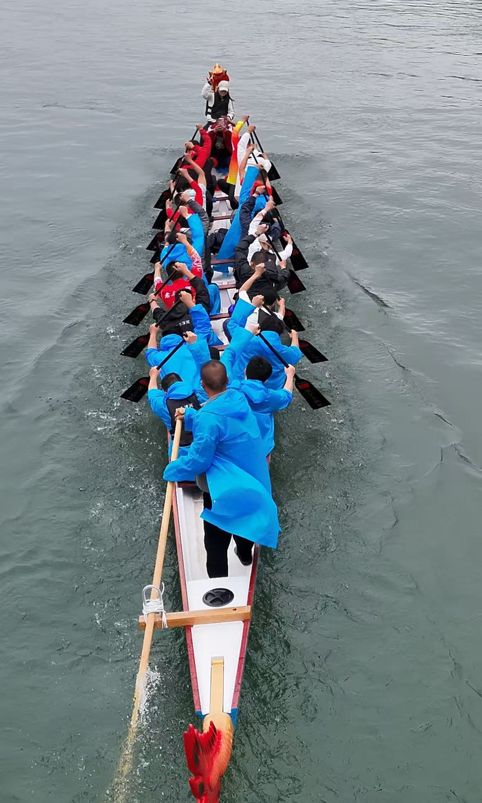 开云-衡阳一女村干部加入“龙超”队担任鼓手：想当好定海神针，用行动证明女子能顶半边天|龙舟|衡阳市|湖南省|洣河村|霞流镇_新浪体育_新浪新闻